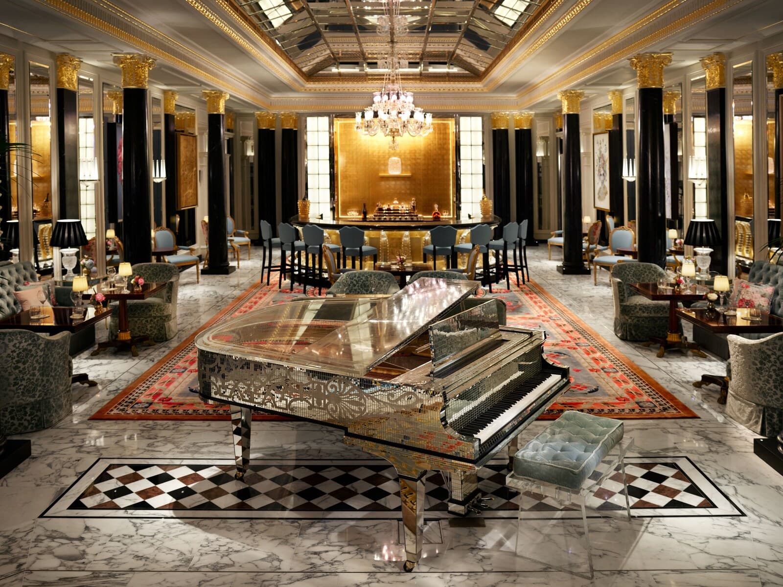 The Dorchester – pääkuva