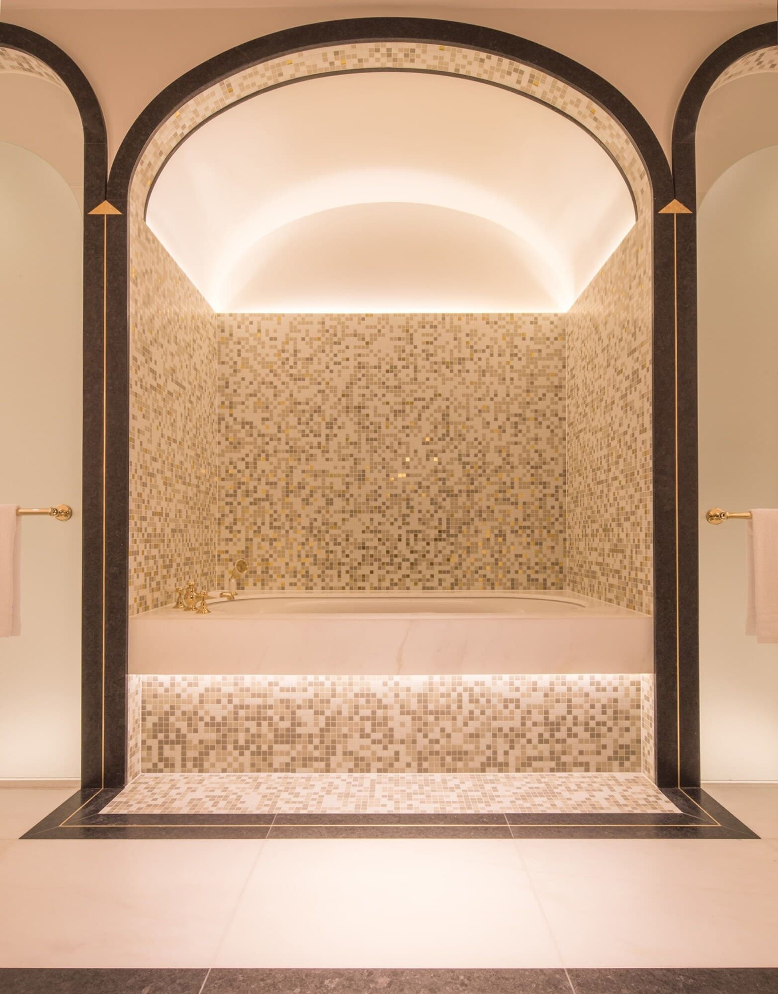 Four Seasons Hotel London at Tower Bridge – kuva 6