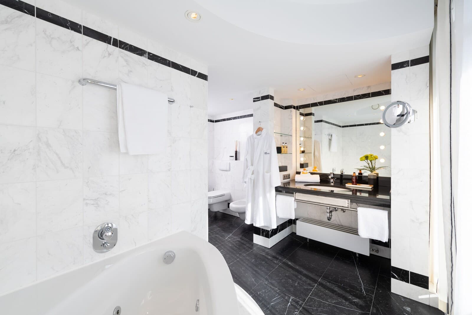 THE MADISON Hotel Hamburg – kuva 3